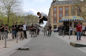 Ethan Chasseigne 360 flip Skate
