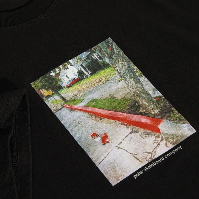 Polar Red Curb Tee Black